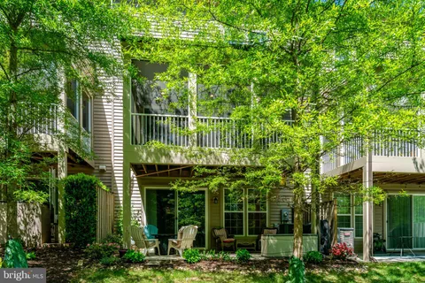 $899,000 | 6421 Beatles Lane, Alexandria, VA 22310