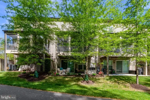 $899,000 | 6421 Beatles Lane, Alexandria, VA 22310