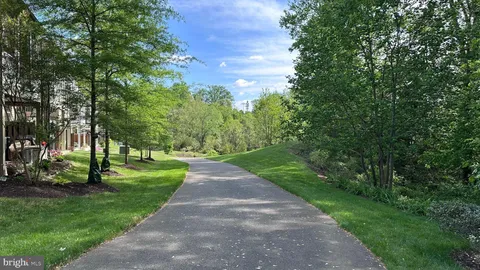 $899,000 | 6421 Beatles Lane, Alexandria, VA 22310