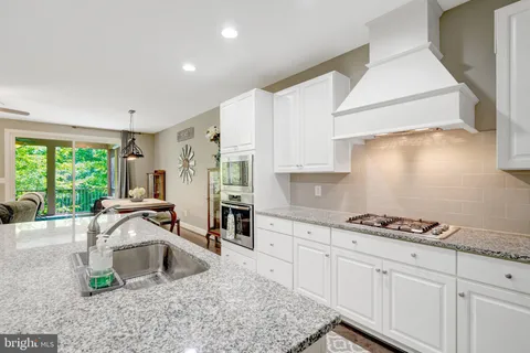 $899,000 | 6421 Beatles Lane, Alexandria, VA 22310