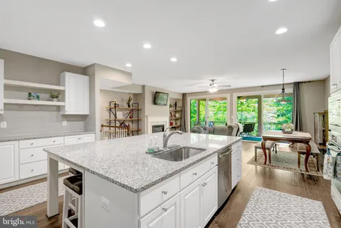 $899,000 | 6421 Beatles Lane, Alexandria, VA 22310
