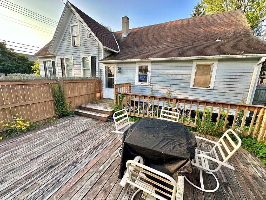 723 6th Street Algoma, WI 54201 - Photo 5 of 20