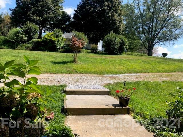 154 Dula Road Spruce Pine, NC 28777 - Photo 11 of 33 Gallery Image 11