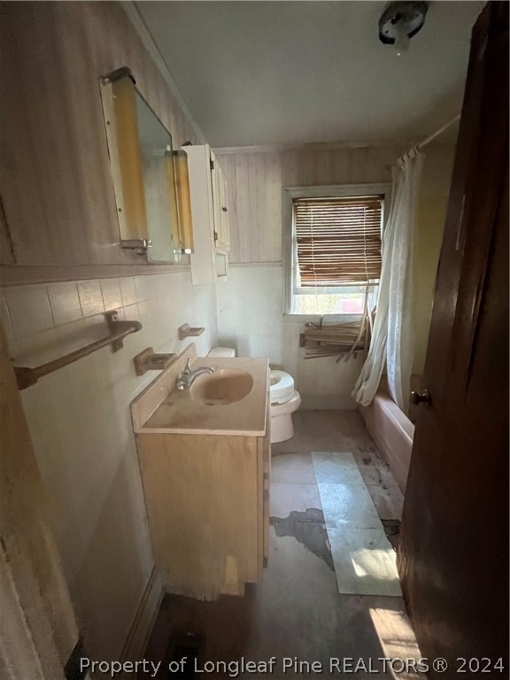 1712 Hayes Road Spring Lake, NC 28390 - Photo 9 of 13 a utility room with dryer and washer