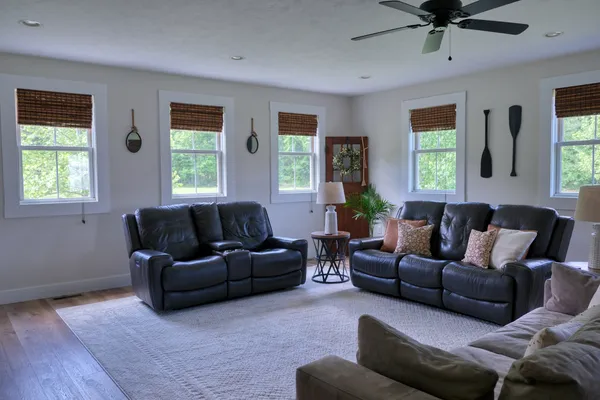 $690,000 | 1354 Hickory Trail, Carbondale, IL 62902