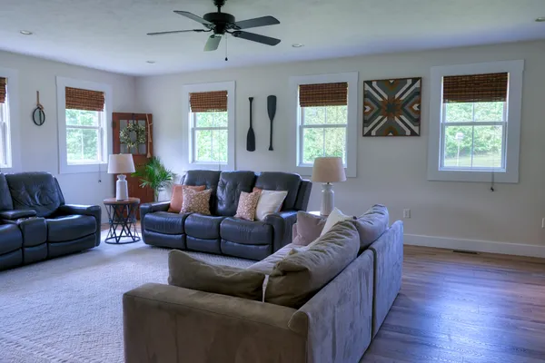 $690,000 | 1354 Hickory Trail, Carbondale, IL 62902