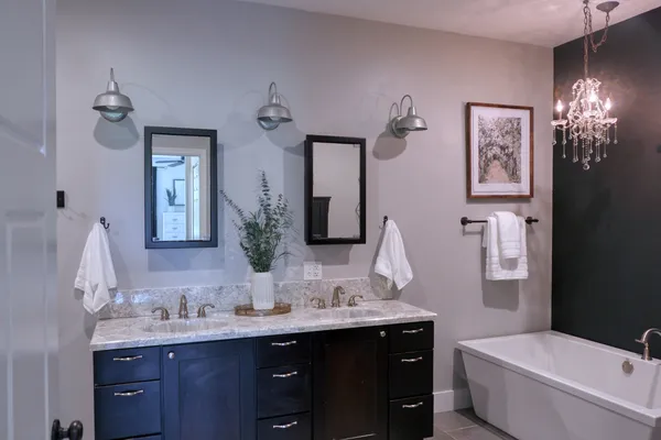 $690,000 | 1354 Hickory Trail, Carbondale, IL 62902