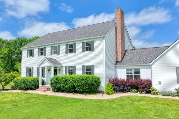 $690,000 | 1354 Hickory Trail, Carbondale, IL 62902