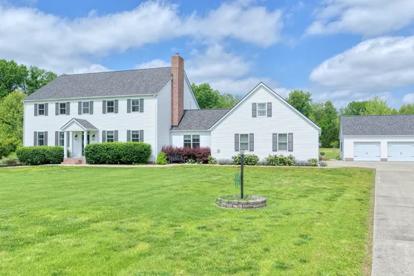 $690,000 | 1354 Hickory Trail, Carbondale, IL 62902