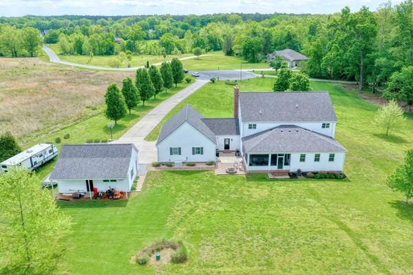 $690,000 | 1354 Hickory Trail, Carbondale, IL 62902