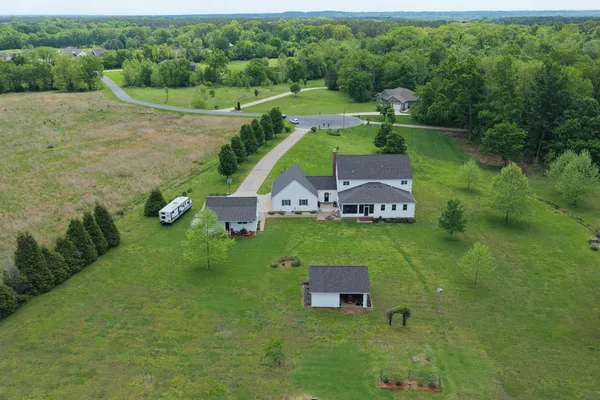 $690,000 | 1354 Hickory Trail, Carbondale, IL 62902