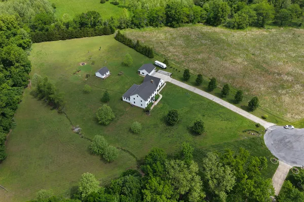 $690,000 | 1354 Hickory Trail, Carbondale, IL 62902