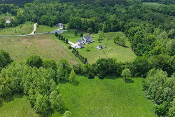 $690,000 | 1354 Hickory Trail, Carbondale, IL 62902