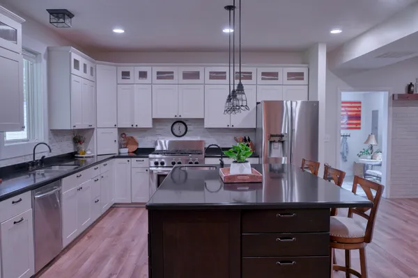 $690,000 | 1354 Hickory Trail, Carbondale, IL 62902