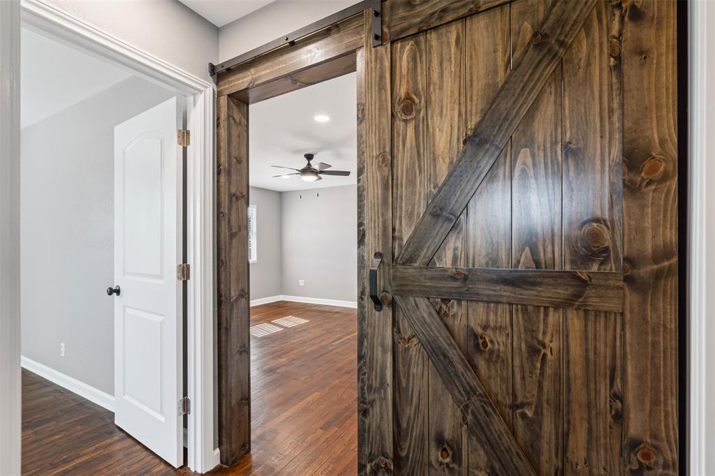 902 Turner Street Cleburne, TX 76033 - Photo 23 of 33 a view of an entryway