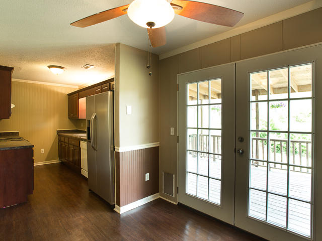 23 Random Terrace Ringgold, GA 30736 - Photo 13 of 36 Dining into Kitchen