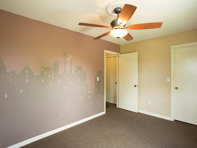 23 Random Terrace Ringgold, GA 30736 - Photo 28 of 36 4th bedroom - cool mural