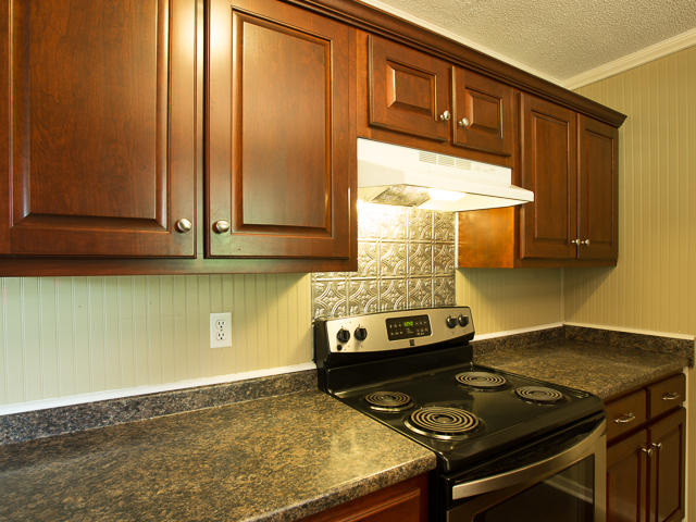 23 Random Terrace Ringgold, GA 30736 - Photo 10 of 36 Newer stove
