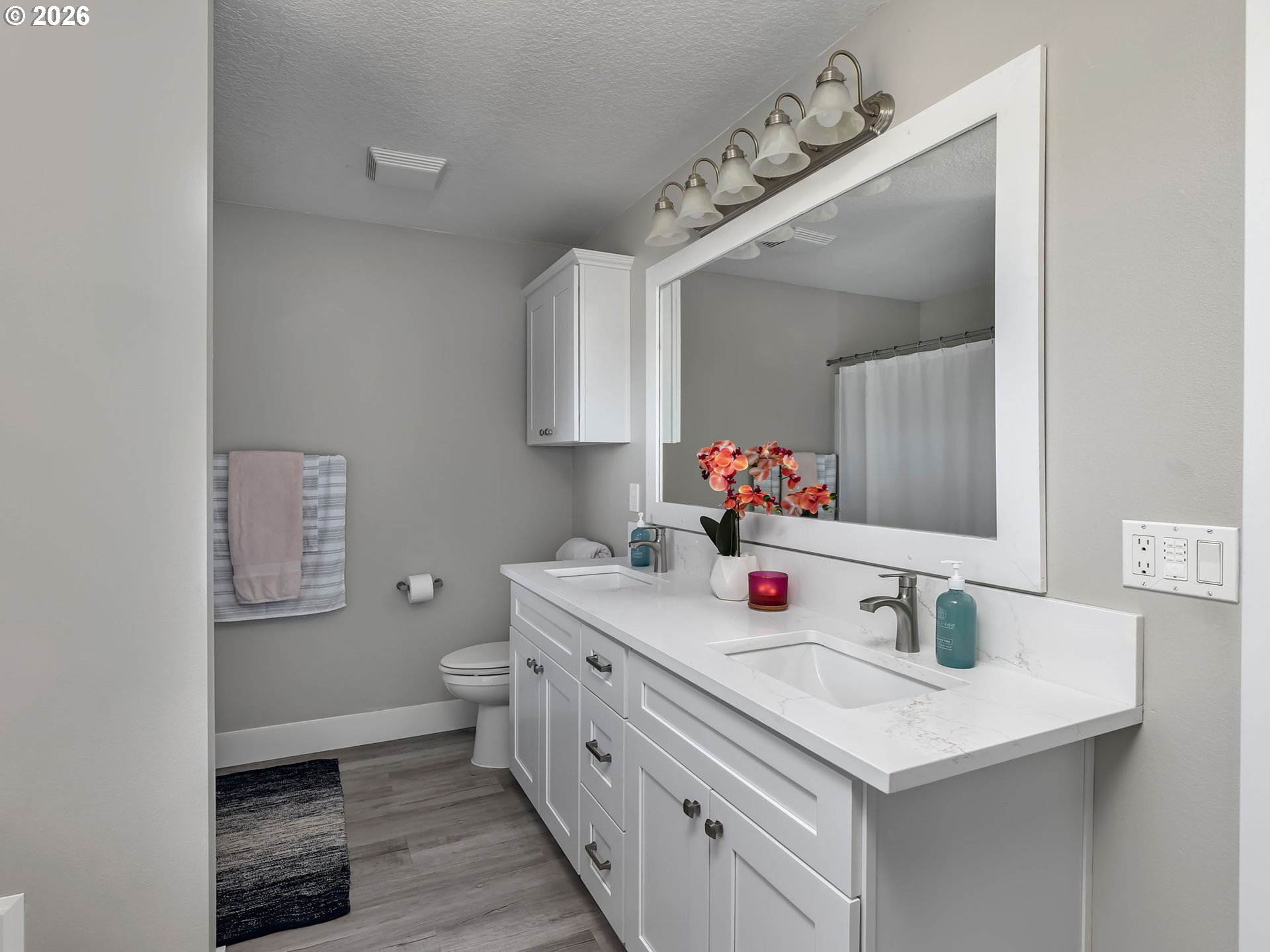 19775 Northeast Trunk Road Dundee, OR 97115 - Photo 21 of 48 a bathroom with a sink and a mirror