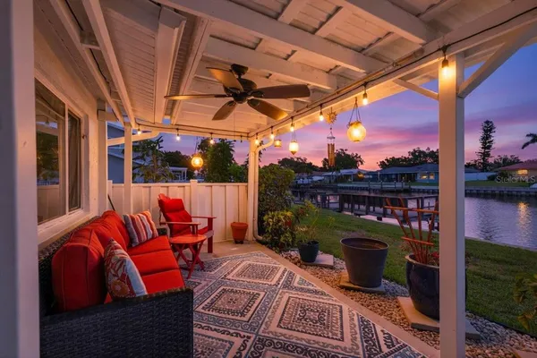 $375,000 | 6537 Cape Hatteras Way Northeast, Unit 1, St. Petersburg, FL 33702