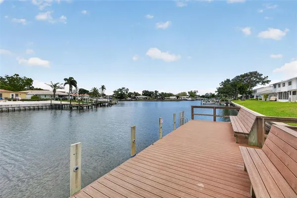 $375,000 | 6537 Cape Hatteras Way Northeast, Unit 1, St. Petersburg, FL 33702