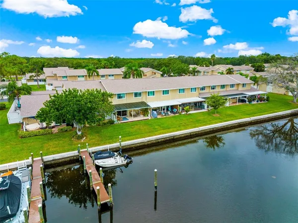 $375,000 | 6537 Cape Hatteras Way Northeast, Unit 1, St. Petersburg, FL 33702