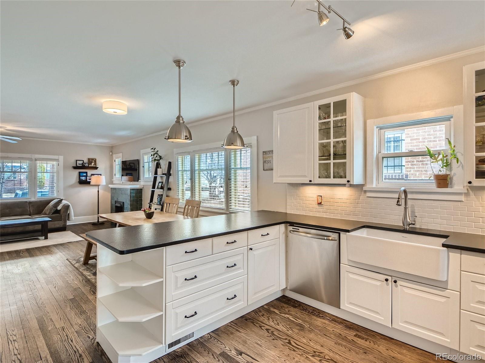 1675 Monroe Street Denver, CO 80206 - Photo 4 of 40
