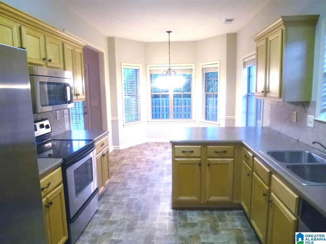 244 Queens Gate Alabaster, AL 35114 - Photo 3 of 31