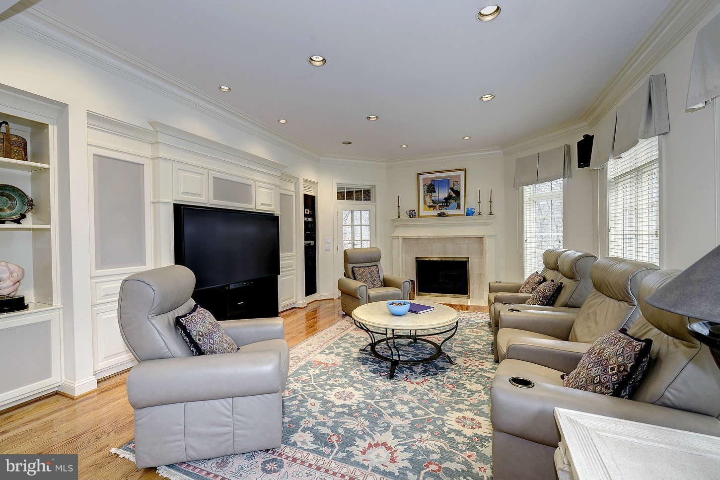 10384 Kingsbridge Road Ellicott City, MD 21042 - Photo 7 of 30 Family Room