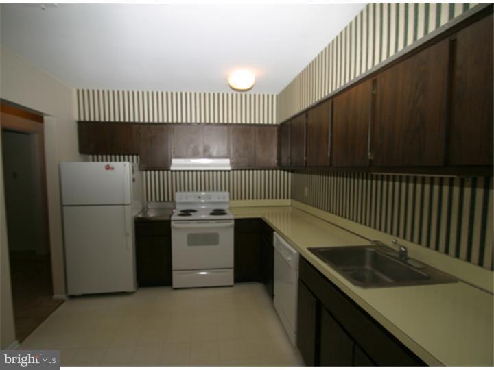 1501 Raintree Lane Malvern, PA 19355 - Photo 5 of 13 Kitchen