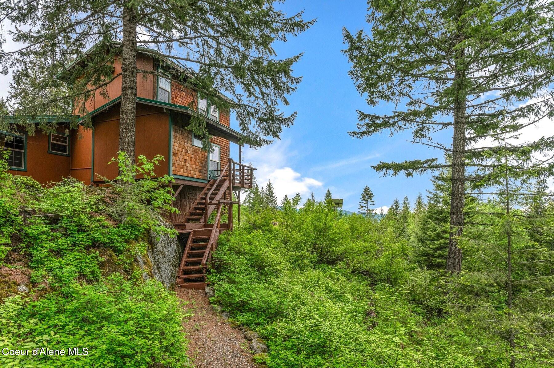 1298 Raven Ridge Road Sandpoint, ID 83864 - Photo 21 of 60 Covered Back Deck