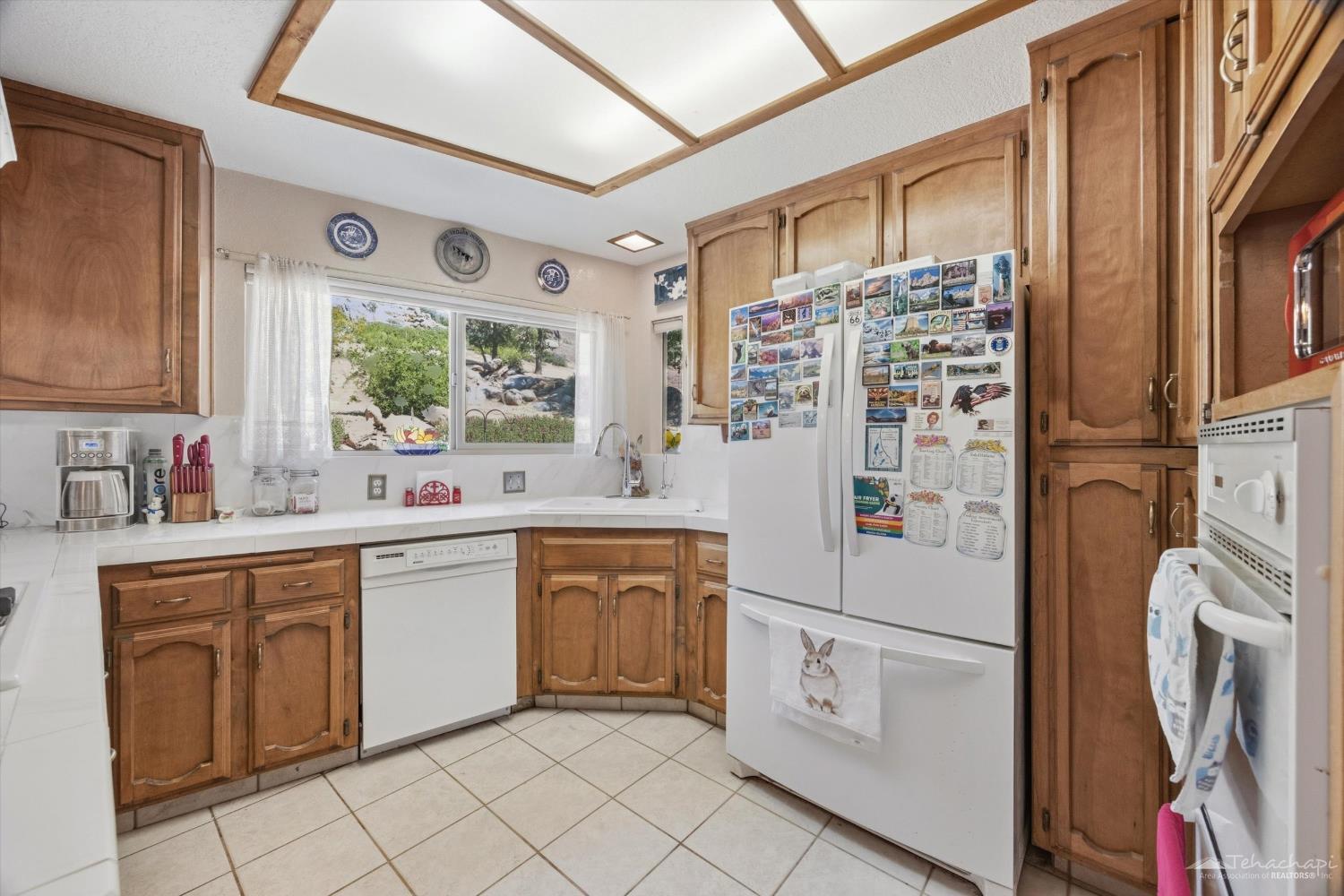 25981 Bear Valley Road Tehachapi, CA 93561 - Photo 14 of 37 Gallery Image 14
