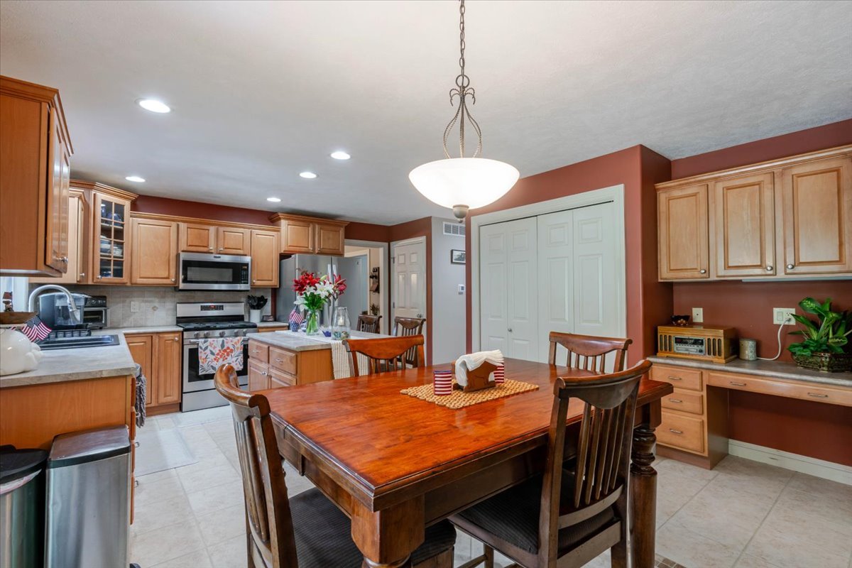 3711 Rave Road Bloomington, IL 61704 - Photo 14 of 56