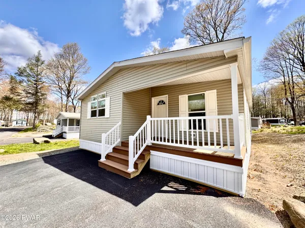 $189,900 | 106 Middle Road, Greentown, PA 18426