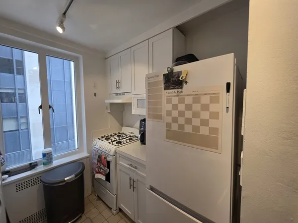 $8,100 | 40 Central Park South, Unit 8H | Central Park South