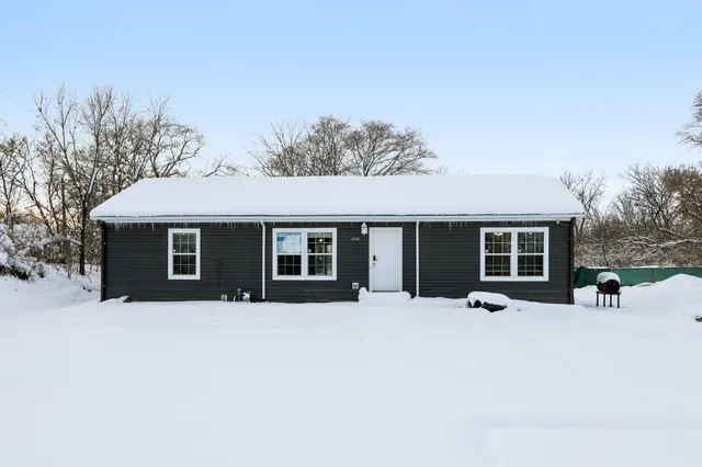 $2,200 | 4704 47th Avenue, Kenosha, WI 53144