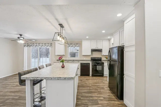 $2,200 | 4704 47th Avenue, Kenosha, WI 53144