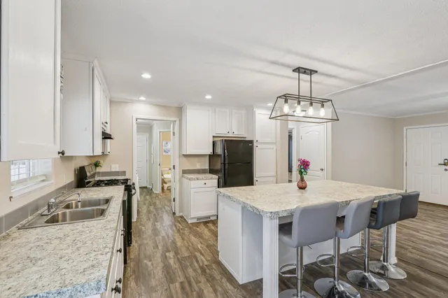 $2,200 | 4704 47th Avenue, Kenosha, WI 53144