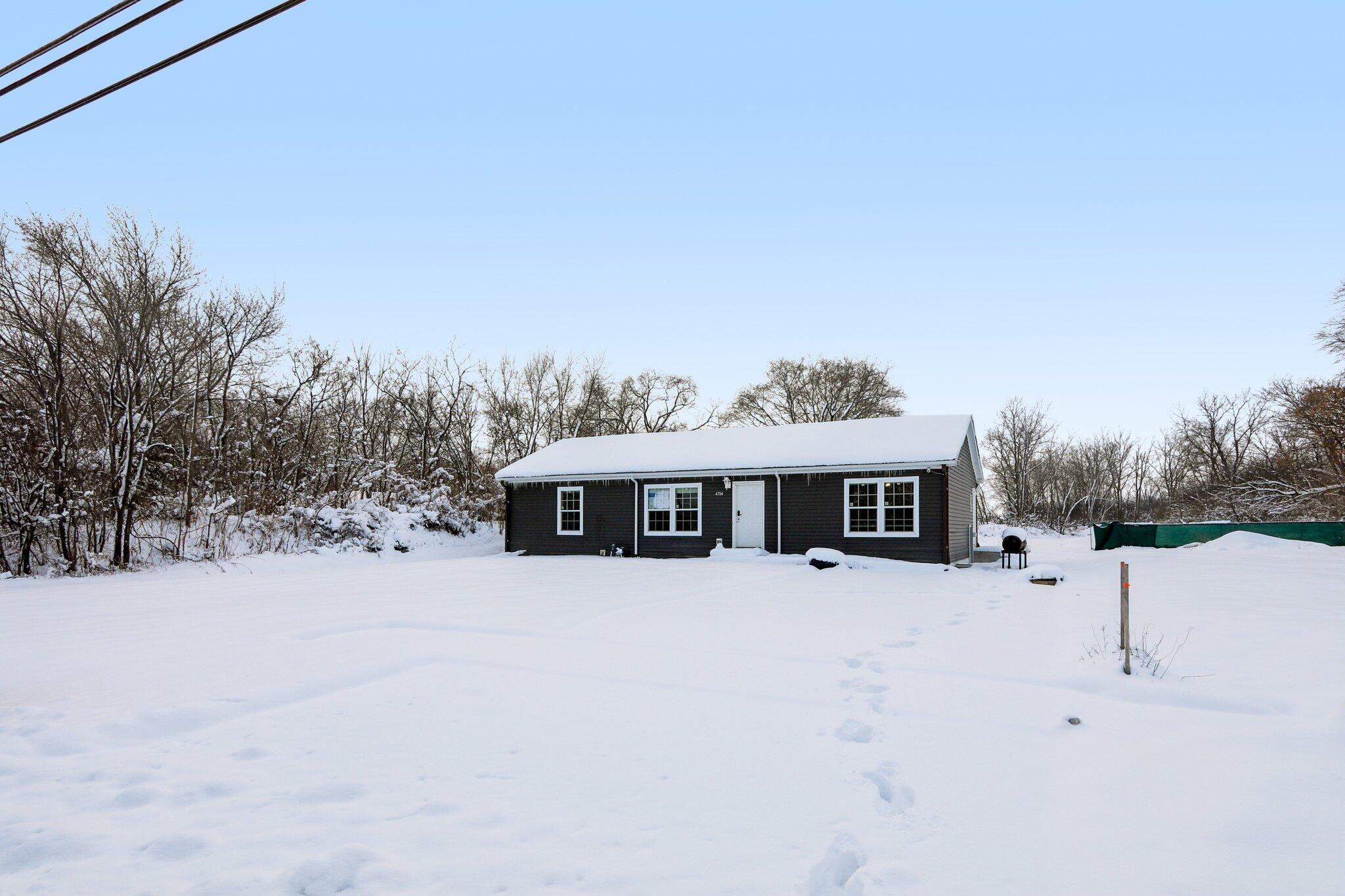4704 47th Avenue Kenosha, WI 53144 - Photo 2 of 47 2-web-or-mls-47th Ave-S0312-002