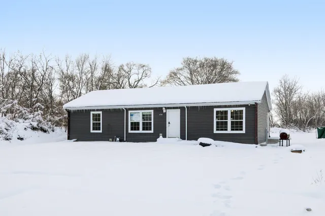 $2,200 | 4704 47th Avenue, Kenosha, WI 53144