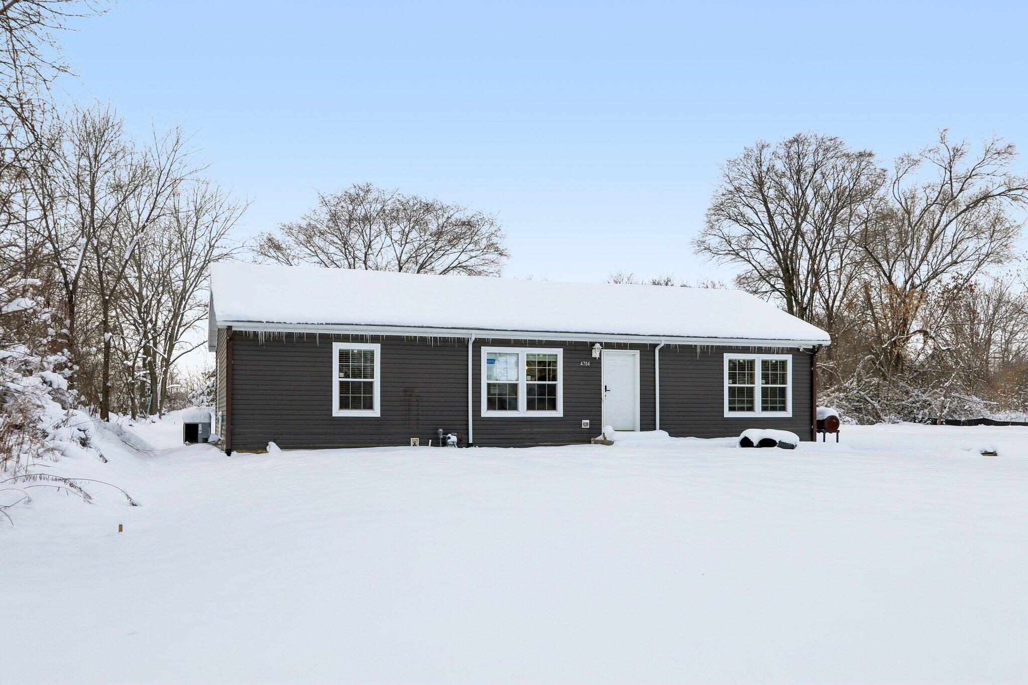 4704 47th Avenue Kenosha, WI 53144 - Photo 4 of 47 4-web-or-mls-47th Ave-S0312-004