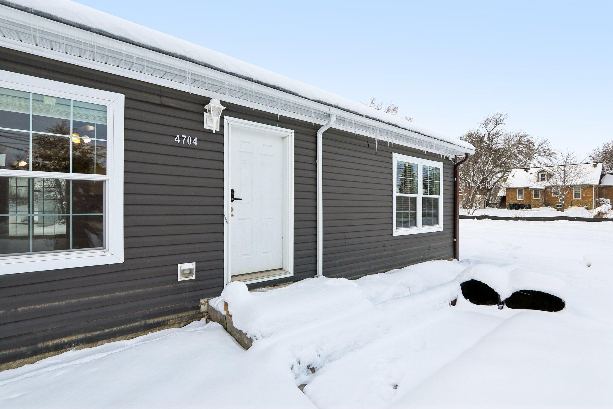 4704 47th Avenue Kenosha, WI 53144 - Photo 6 of 47 6-web-or-mls-47th Ave-S0312-006