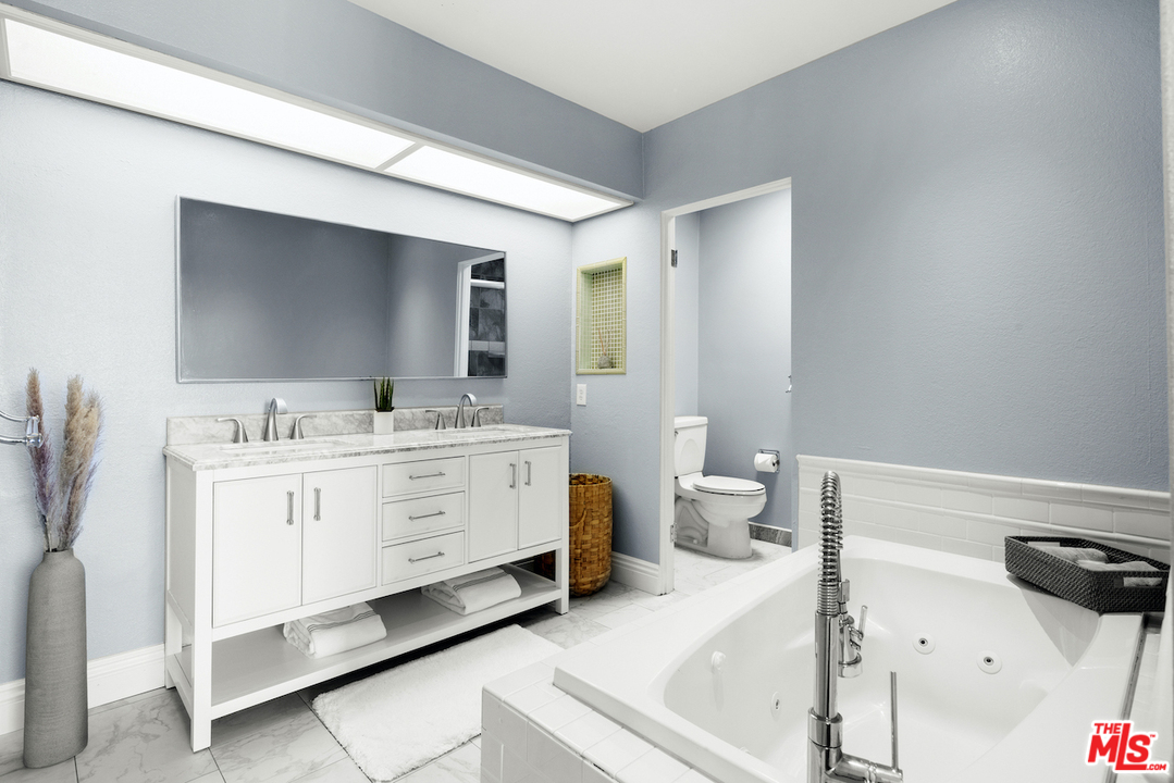 4425 Alla Road, Unit 2 Marina del Rey, CA 90292 - Photo 15 of 27