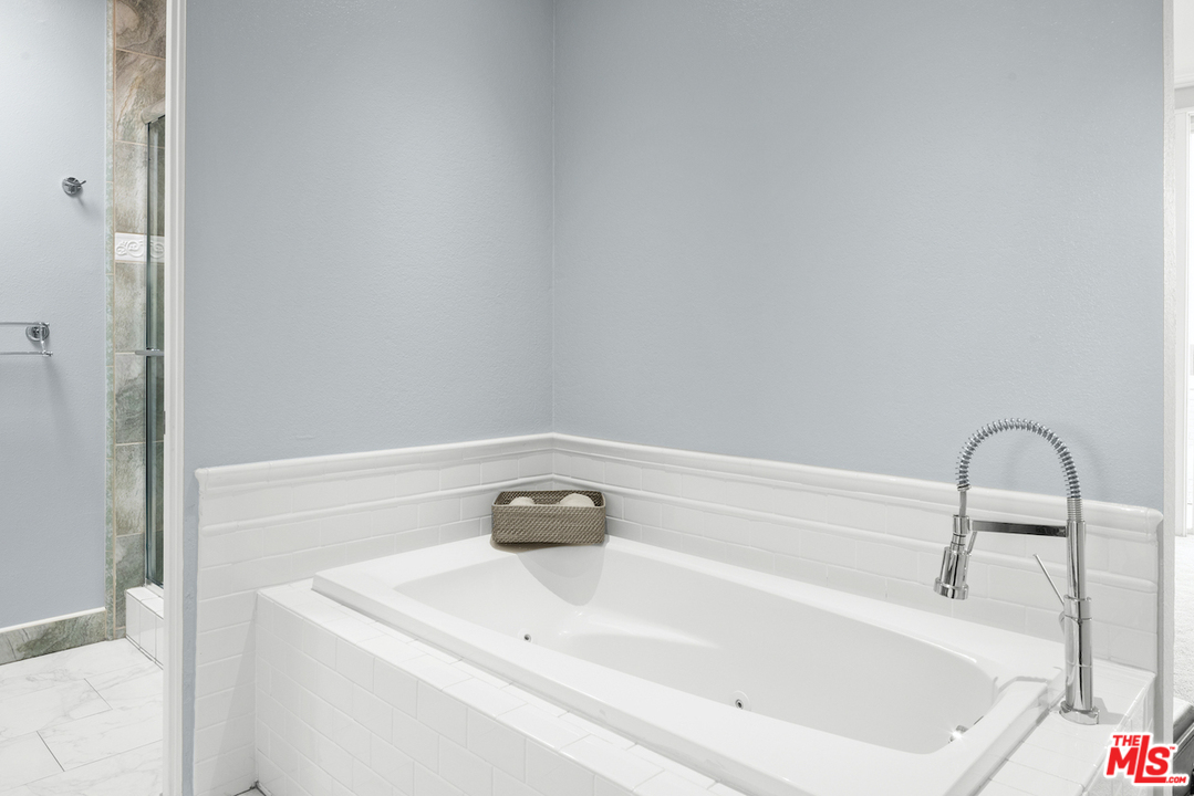 4425 Alla Road, Unit 2 Marina del Rey, CA 90292 - Photo 17 of 27