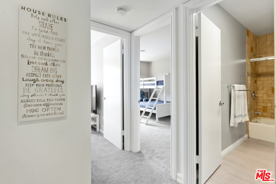 4425 Alla Road, Unit 2 Marina del Rey, CA 90292 - Photo 19 of 27