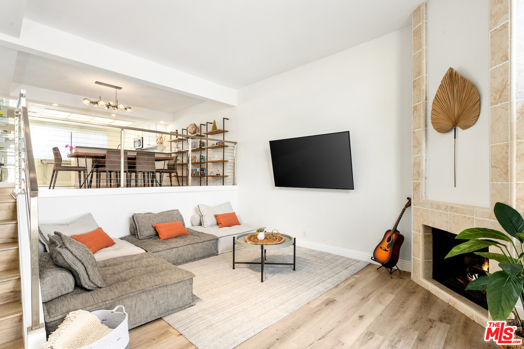 4425 Alla Road, Unit 2 Marina del Rey, CA 90292 - Photo 3 of 27