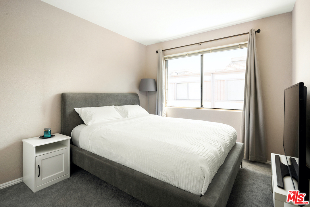 4425 Alla Road, Unit 2 Marina del Rey, CA 90292 - Photo 22 of 27