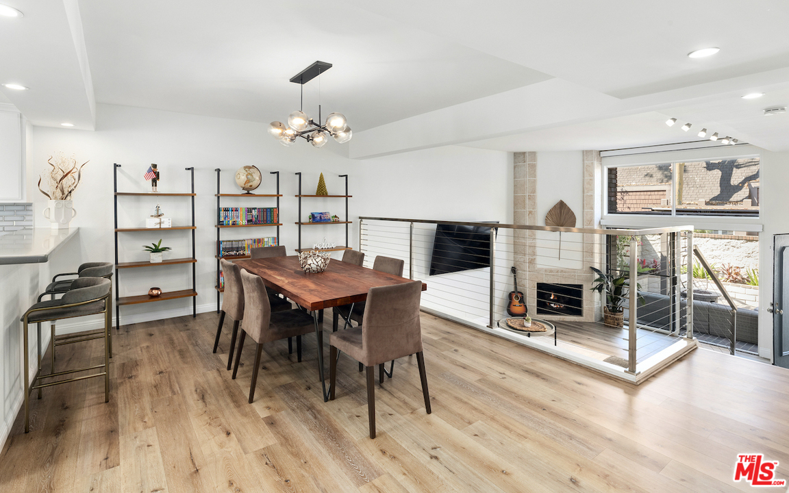 4425 Alla Road, Unit 2 Marina del Rey, CA 90292 - Photo 7 of 27