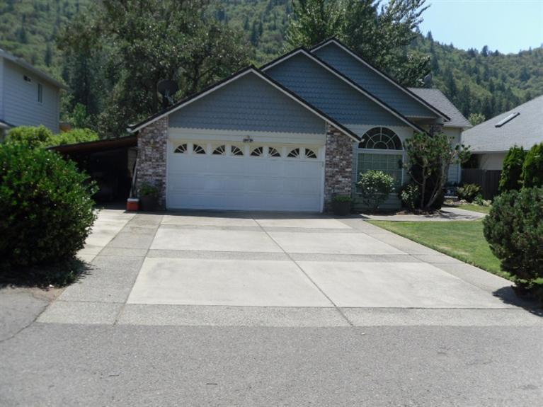 724 Riverside Avenue Gold Hill, OR 97525 - Photo 1 of 34 Primary Photo