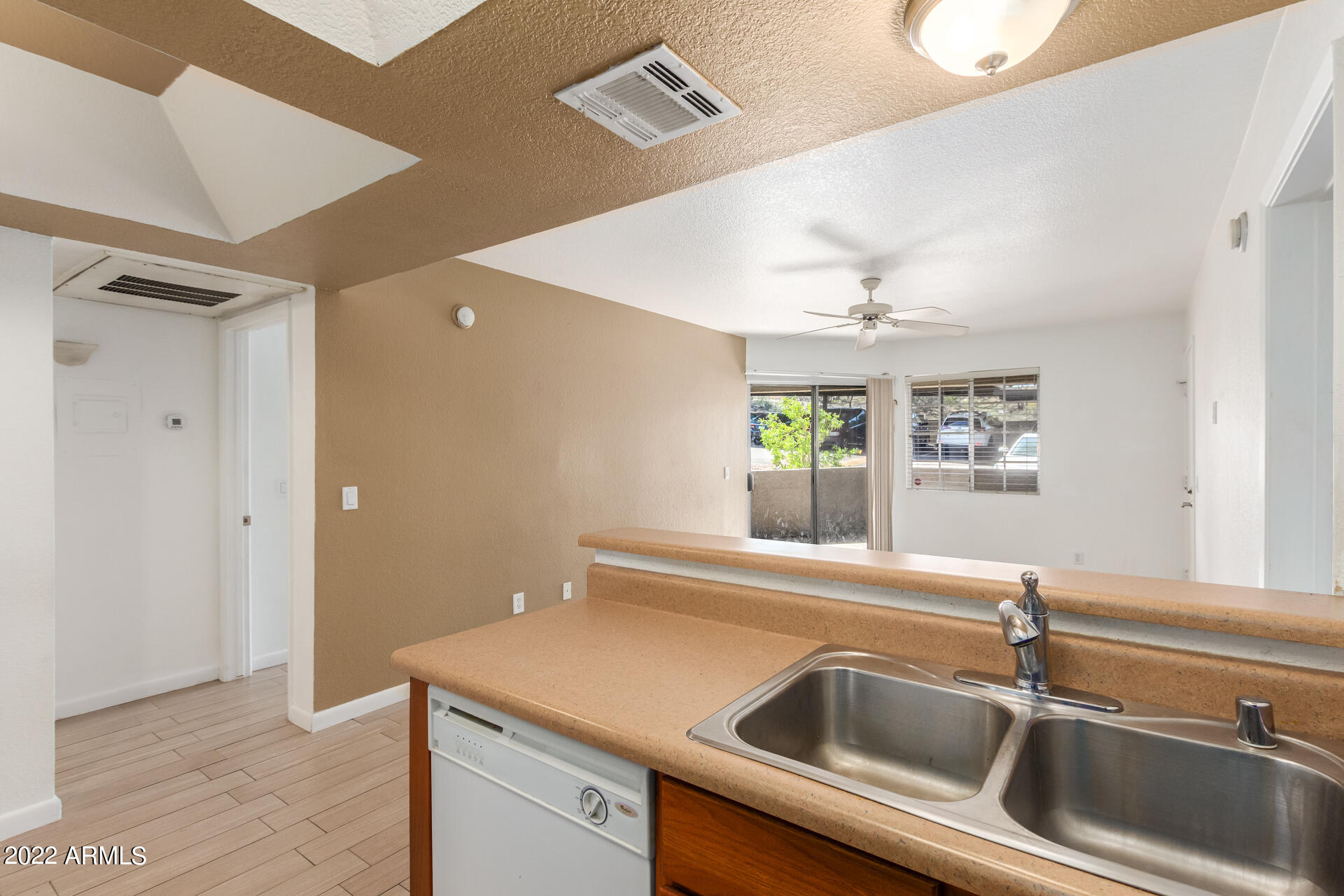 1720 East Thunderbird Road, Unit 1096 Phoenix, AZ 85022 - Photo 11 of 26 10 - Thunderbird